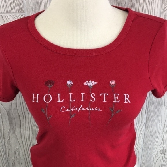 HOLLISTER California Red Flowers Tee size Small - Picture 3 of 7